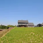 A Côté De L'epicerie