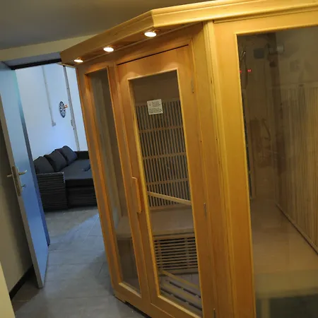 A Cote De L'epicerie *